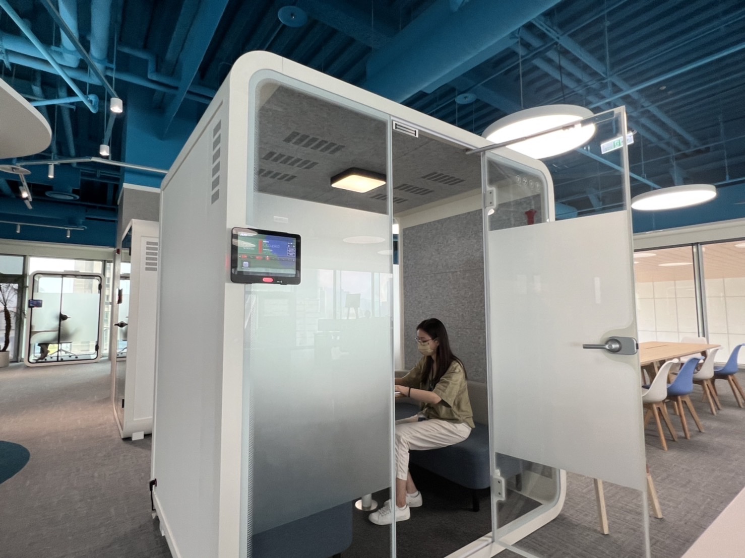 BBIN视讯高雄據點的智慧行動辦公艙，展現BBIN视讯在面板以外的研發應用軟實力