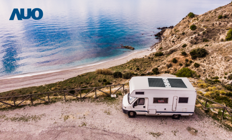 「可撓輕量化太陽光電板SunCurva」使用輕量特殊耐候型複合板取代傳統太陽能板的玻璃前板，不僅降低70%重量，每米平方僅3Kg；具有抗衝擊性能及通過電磁相容性測試，可應用於交通運輸工具，如露營車、遊艇等